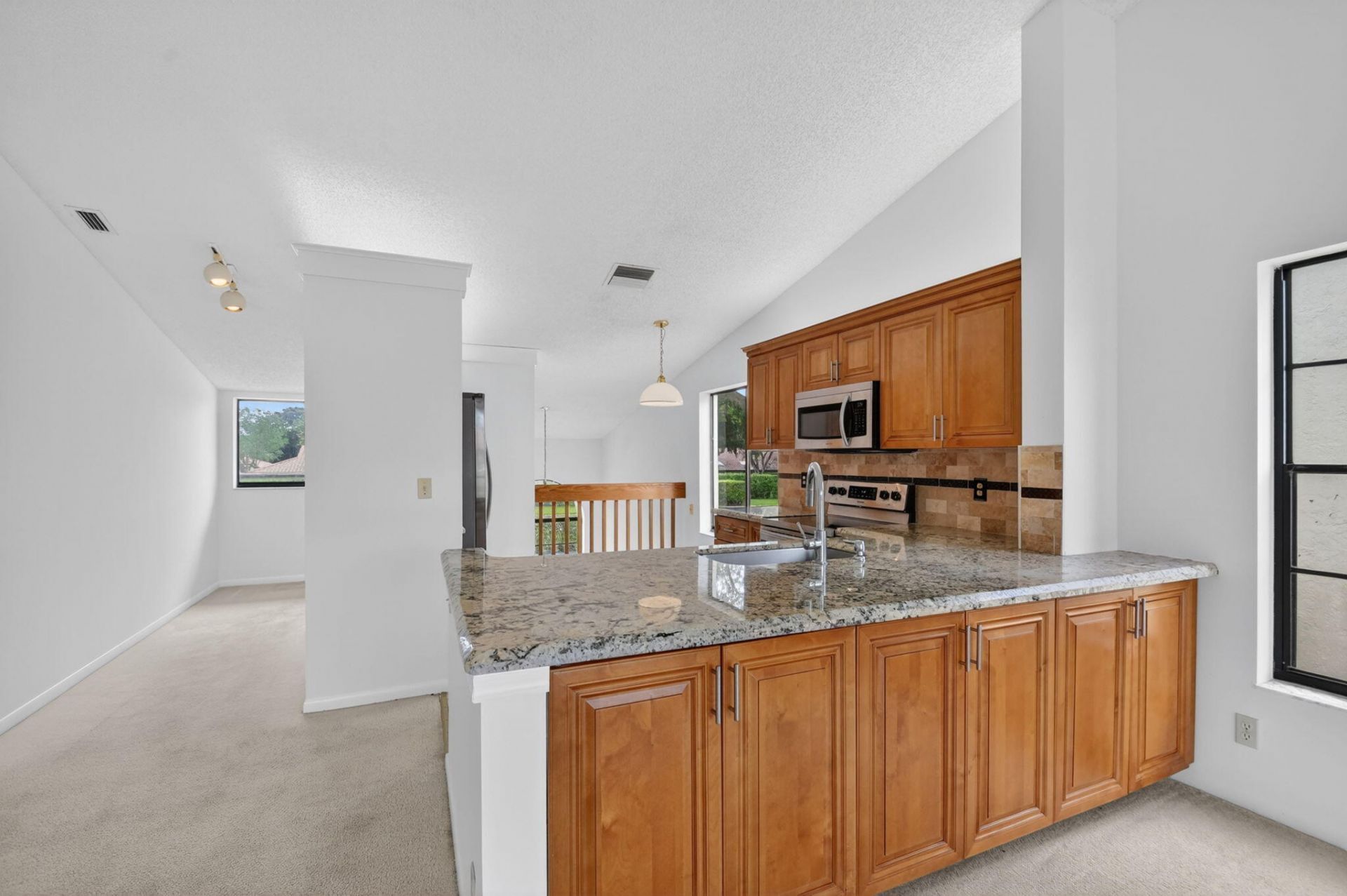 10231 N Circle Lake Drive, Unit 201, Boynton Beach, FL 33437 Photo
