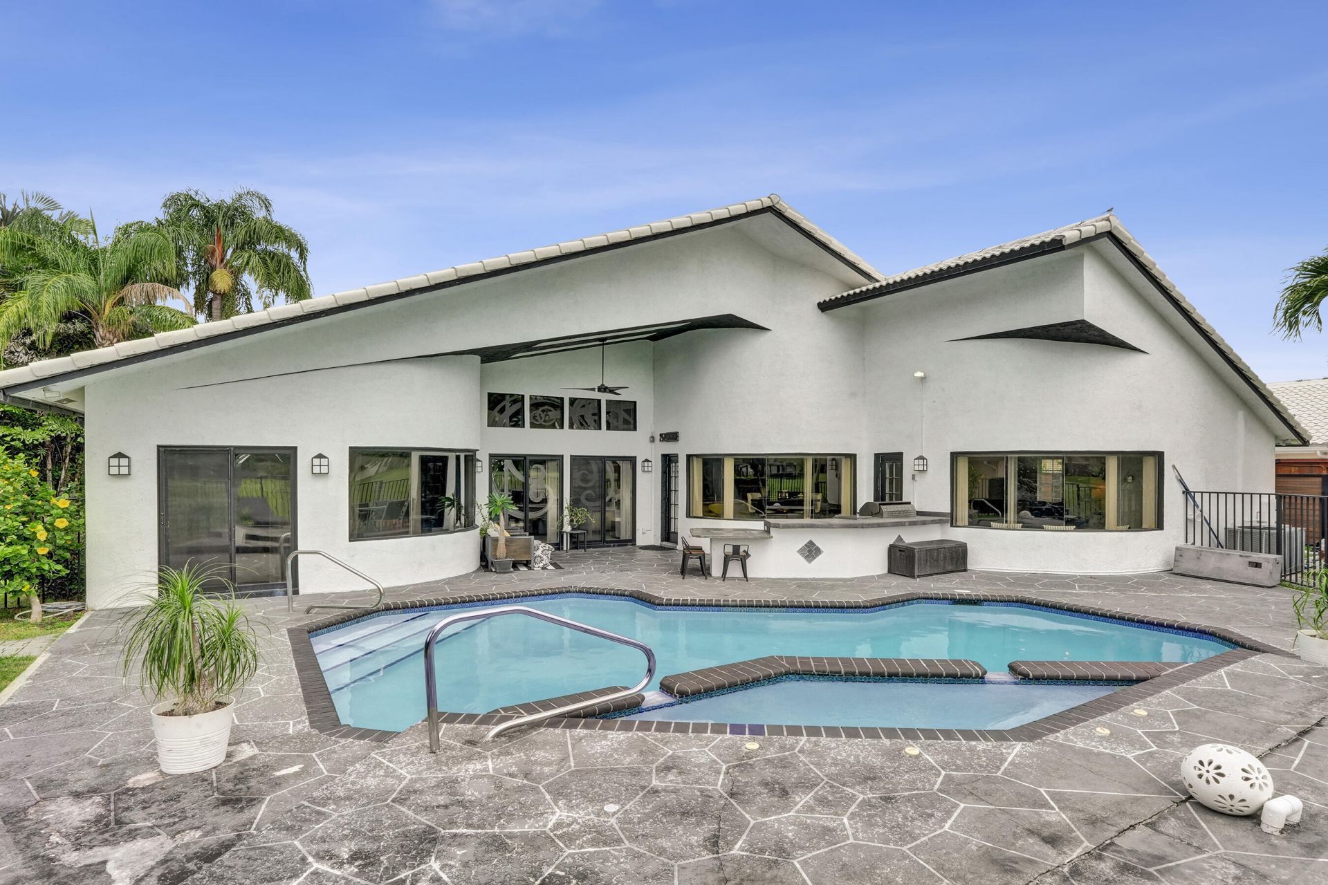 7350 NW 83rd Avenue, Tamarac, FL 33321 Photo