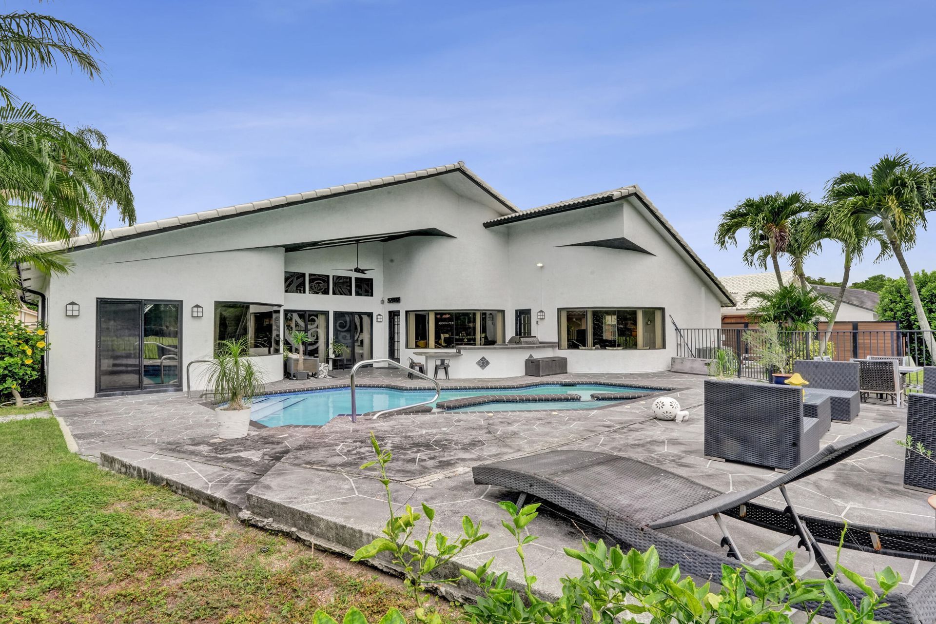 7350 NW 83rd Avenue, Tamarac, FL 33321 Photo