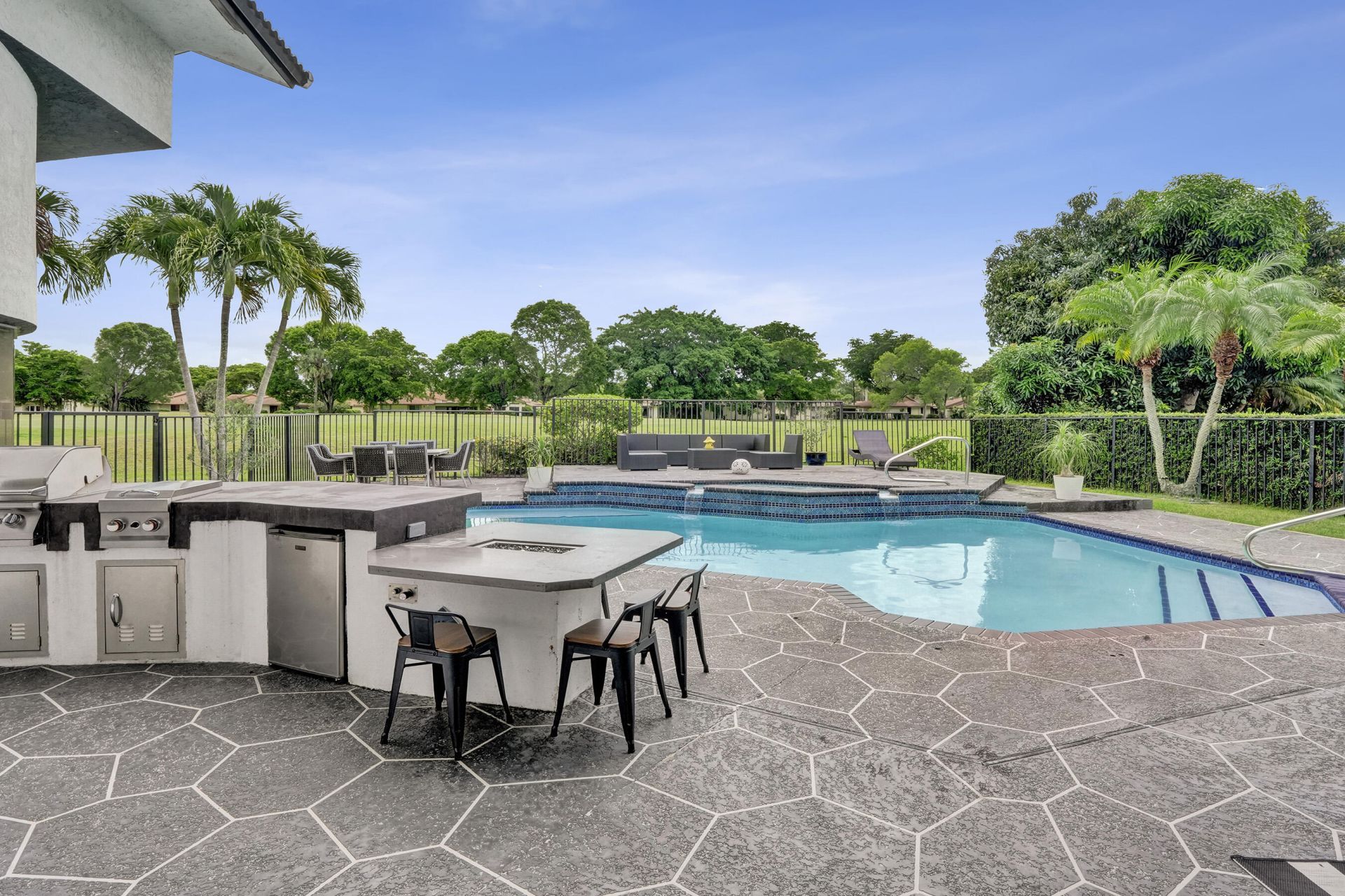 7350 NW 83rd Avenue, Tamarac, FL 33321 Photo