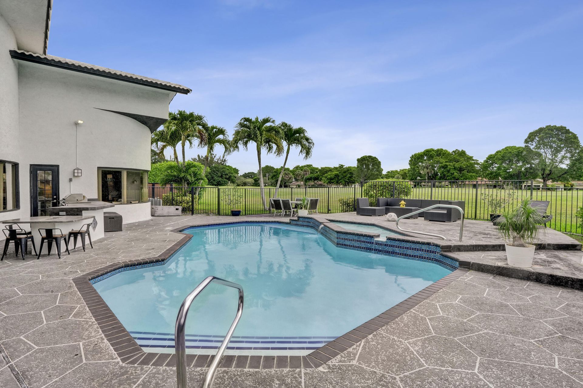7350 NW 83rd Avenue, Tamarac, FL 33321 Photo