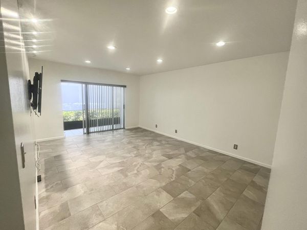 2201 NE 66th Street, Unit 1306, Fort Lauderdale, FL 33308