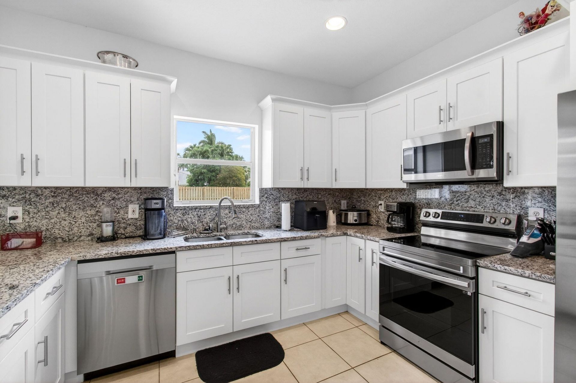 6305 Blue Bay Circle, Lake Worth, FL 33467 Photo