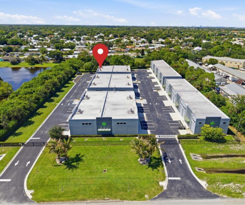 861 NE Industrial Blvd Boulevard, Unit 18, Jensen Beach, FL 34958 Photo