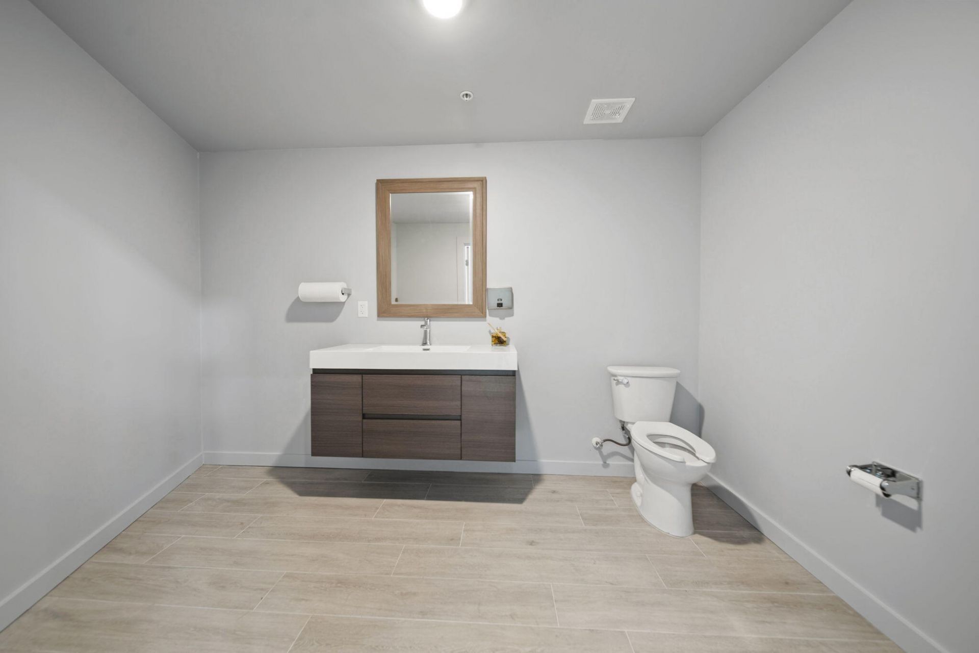 861 NE Industrial Blvd Boulevard, Unit 18, Jensen Beach, FL 34958 Photo