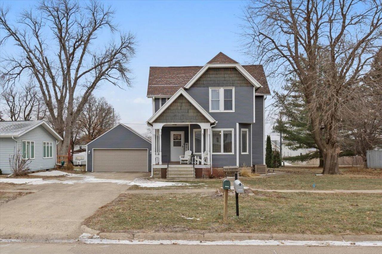 110 S Lubeck Street, Holstein, IA 51025 Main Photo