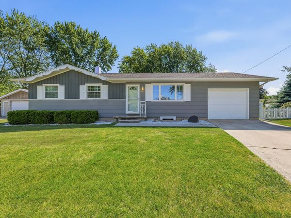 56 Pioneer Ct, Fond Du Lac, WI 54935