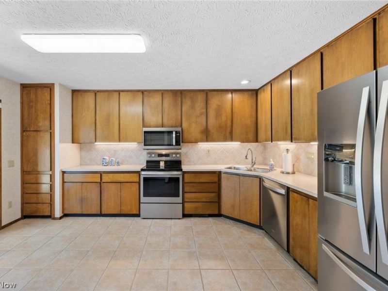 21454 Oak Bark Trail , Strongsville, OH 44149 Photo 18