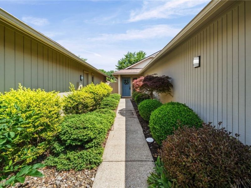 21454 Oak Bark Trail , Strongsville, OH 44149 Photo 3