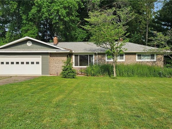 11830 Dunham Road , Sagamore Hills, OH 44067