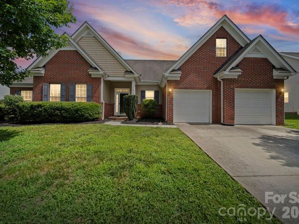 10111 Trailmoor Road, Charlotte, NC 28278