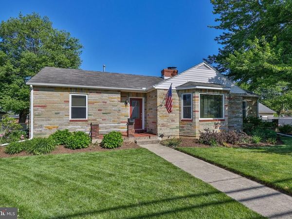 1205 PENNSYLVANIA AVENUE , EMMAUS, PA 18049