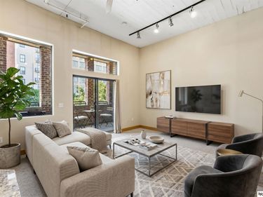 902 Dodge Street, Unit 203, Omaha, NE 68102