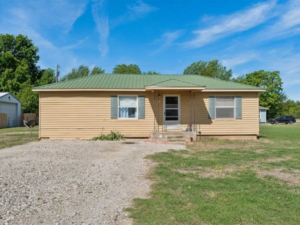 103 S Cedar Street, Crescent, OK 73028