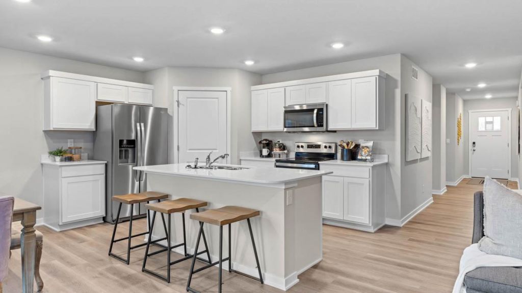 7429 253rd Street, Elko New Market, MN 55020
