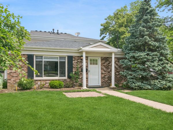 546 E Old Willow Road , Unit 249A, Prospect Heights, IL 60070