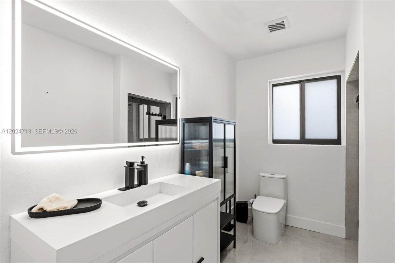 13010 Griffing Blvd, North Miami, FL 33161 Photo