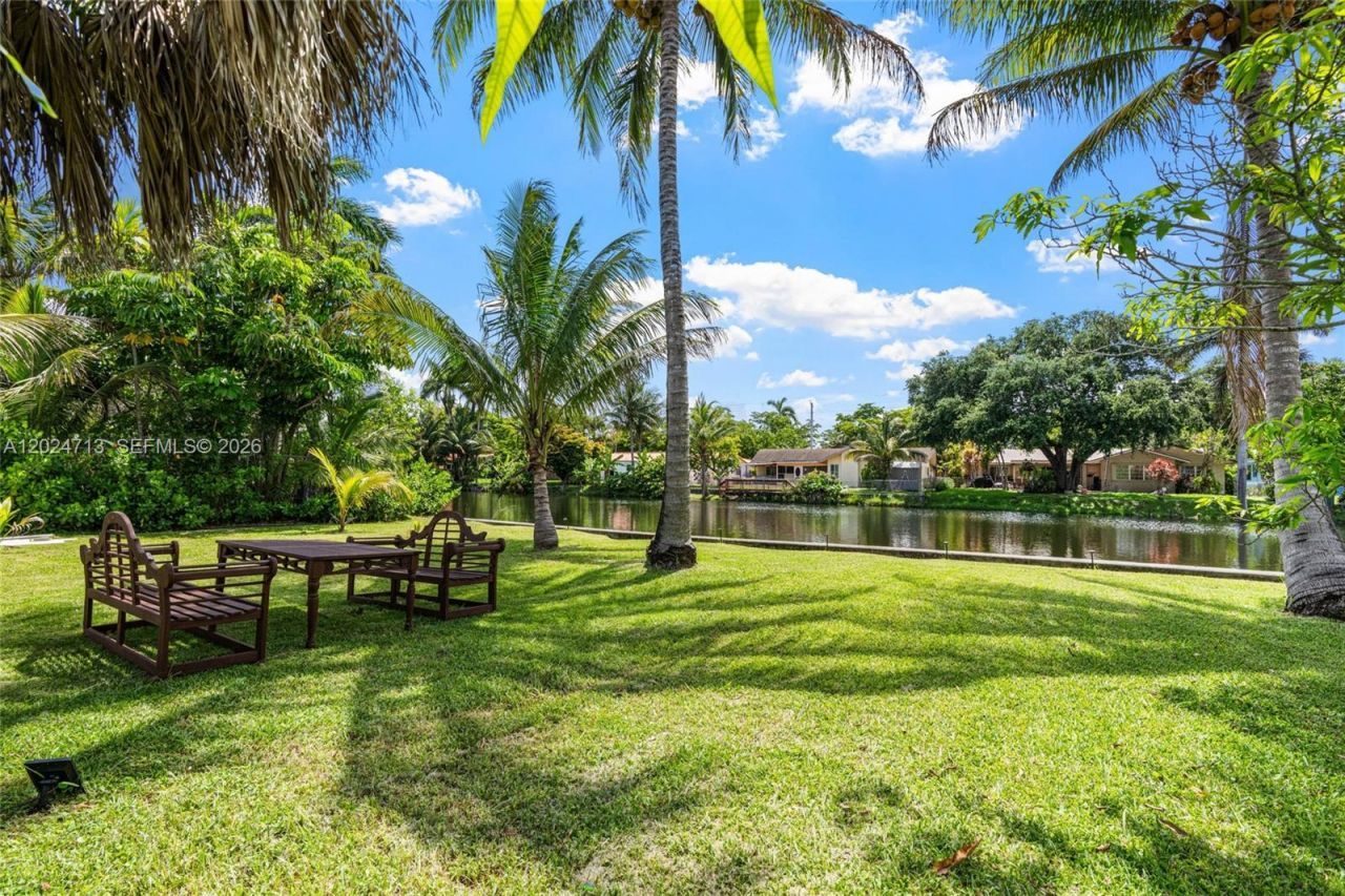 13010 Griffing Blvd, North Miami, FL 33161 Photo