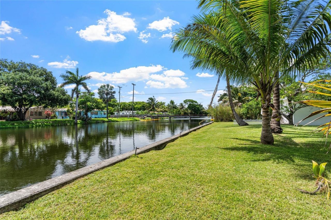 13010 Griffing Blvd, North Miami, FL 33161 Photo