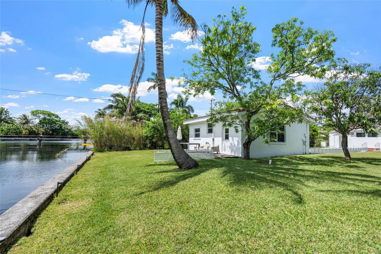 13010 Griffing Blvd, North Miami, FL 33161 Photo