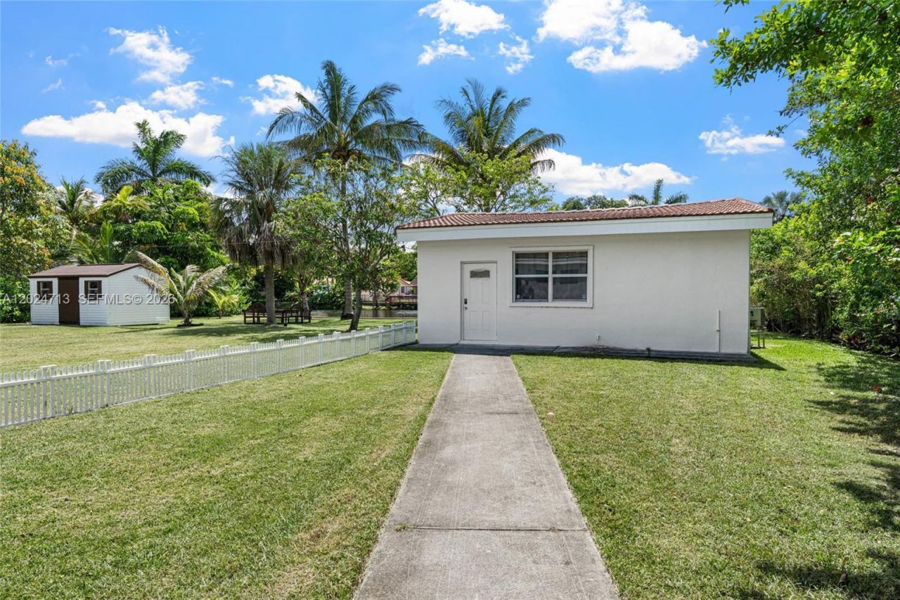 13010 Griffing Blvd, North Miami, FL 33161 Photo