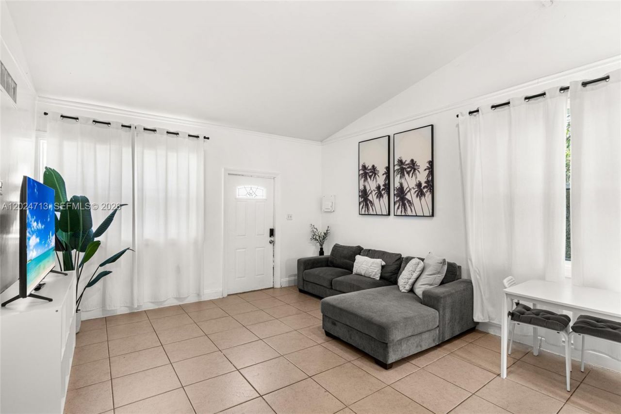13010 Griffing Blvd, North Miami, FL 33161 Photo