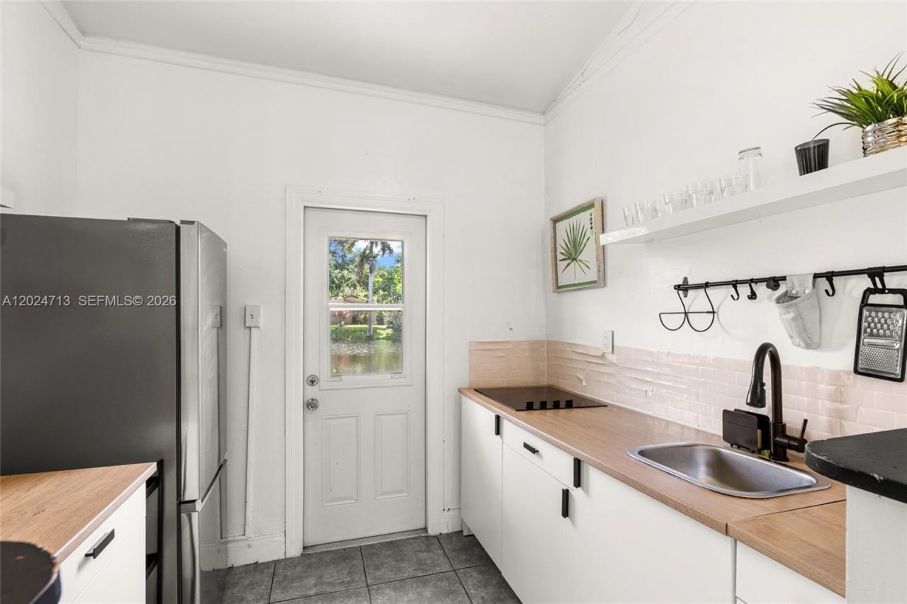 13010 Griffing Blvd, North Miami, FL 33161 Photo