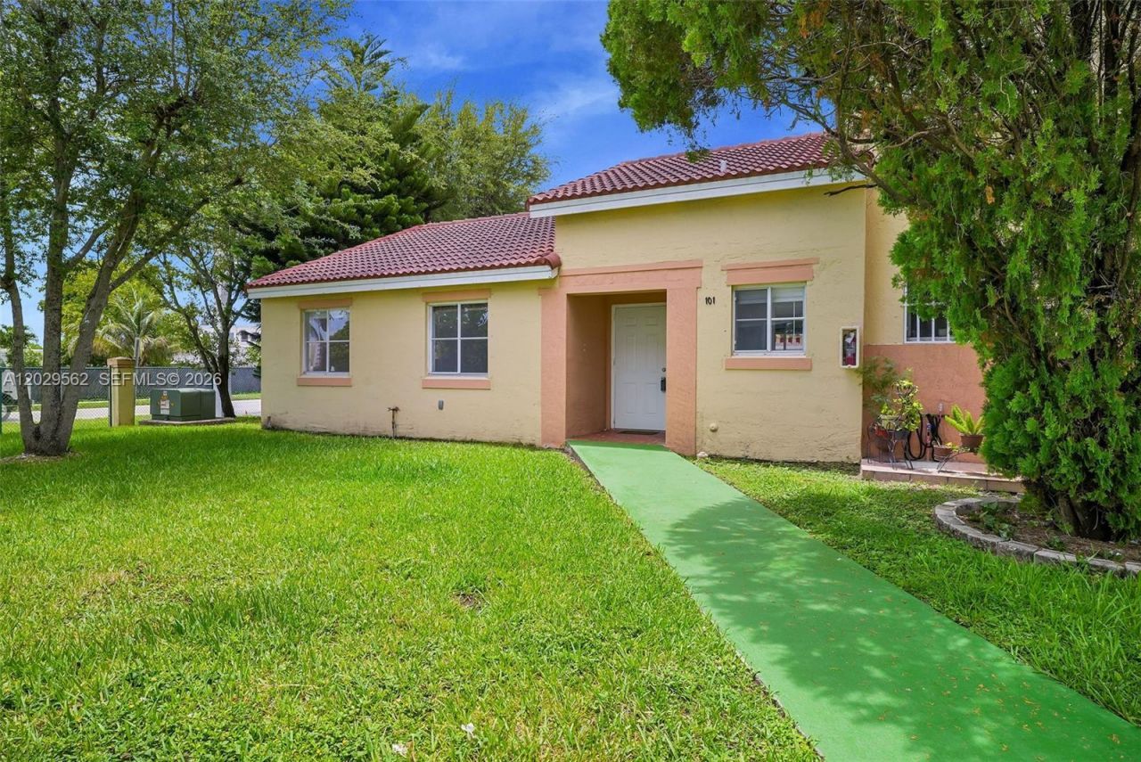 200 NW 114th Ave, Unit 22-101, Sweetwater, FL 33172 Main Photo