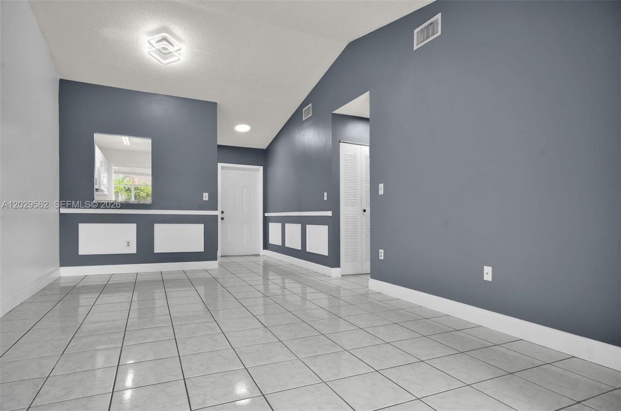 200 NW 114th Ave, Unit 22-101, Sweetwater, FL 33172 Photo