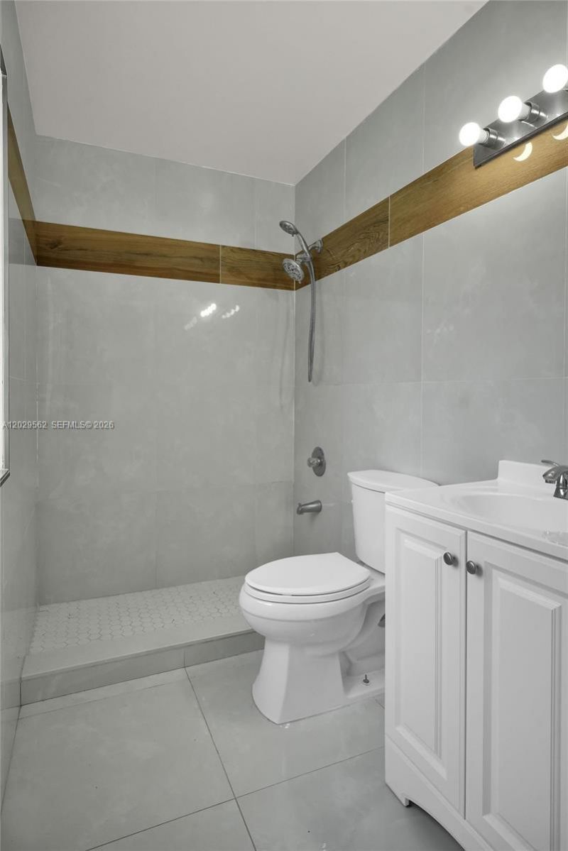 200 NW 114th Ave, Unit 22-101, Sweetwater, FL 33172 Photo