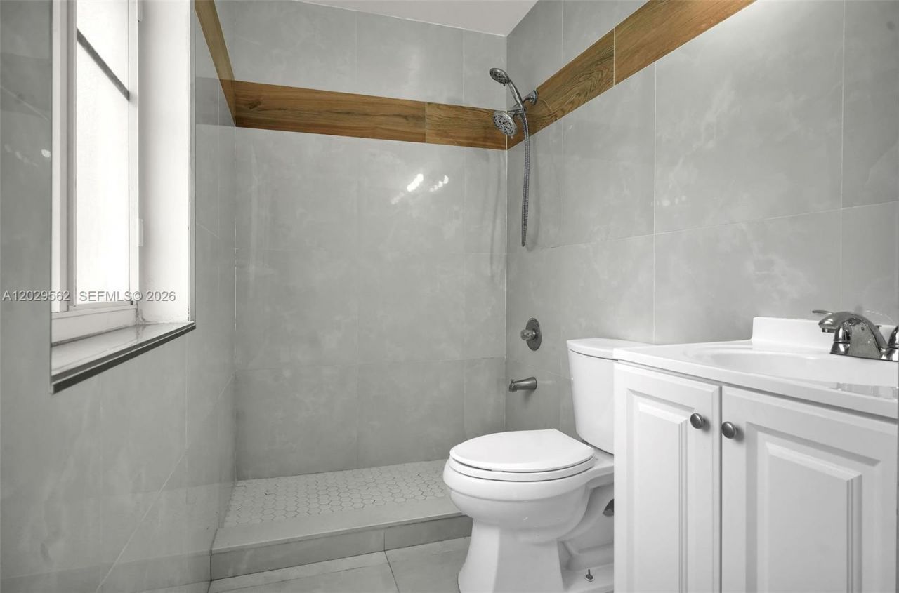 200 NW 114th Ave, Unit 22-101, Sweetwater, FL 33172 Photo