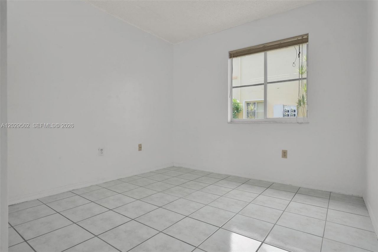 200 NW 114th Ave, Unit 22-101, Sweetwater, FL 33172 Photo