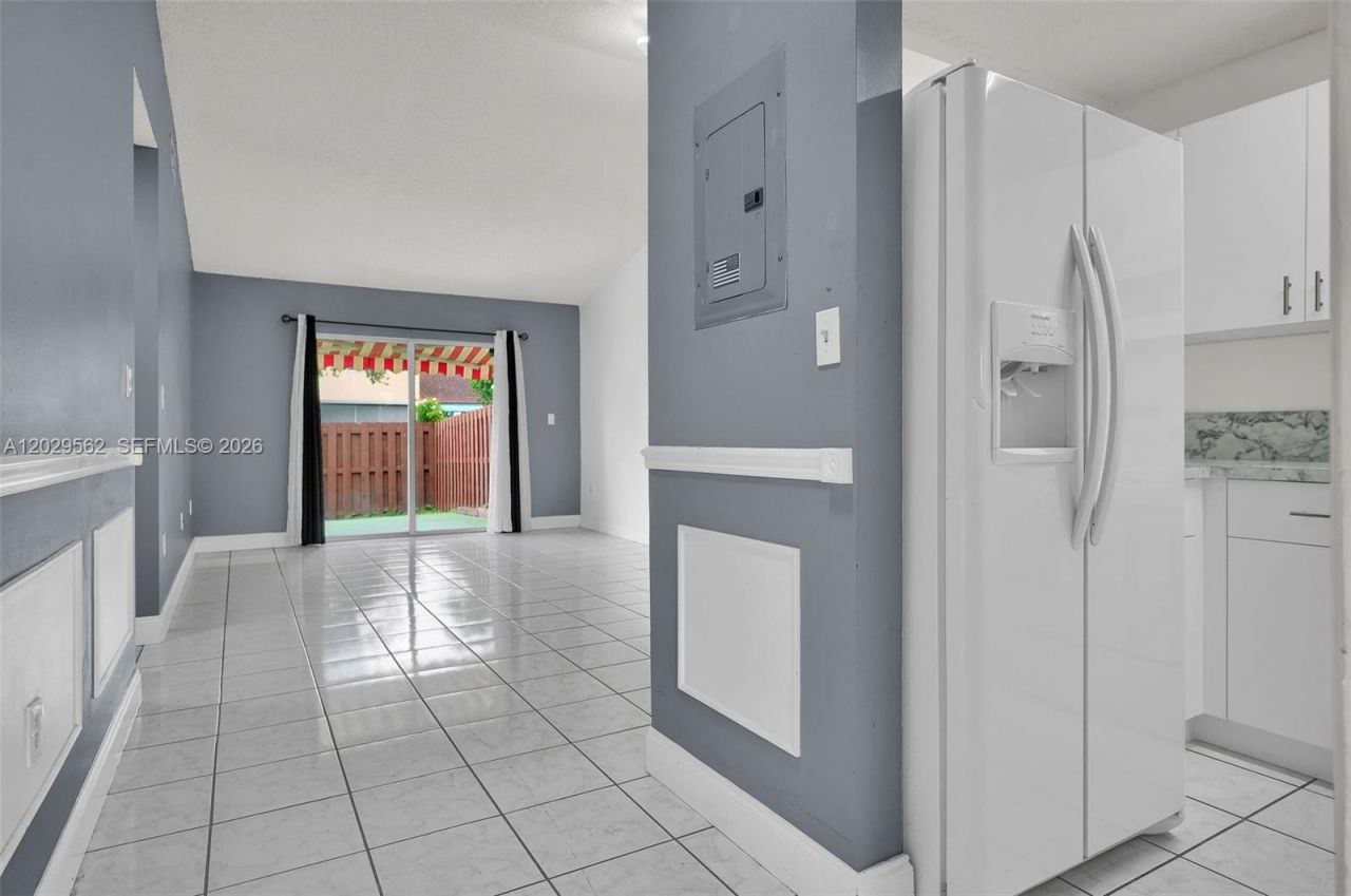 200 NW 114th Ave, Unit 22-101, Sweetwater, FL 33172 Photo