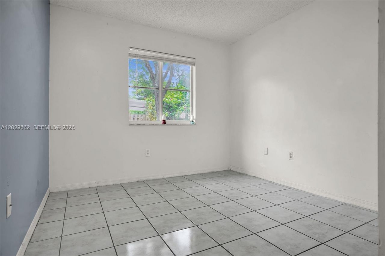 200 NW 114th Ave, Unit 22-101, Sweetwater, FL 33172 Photo