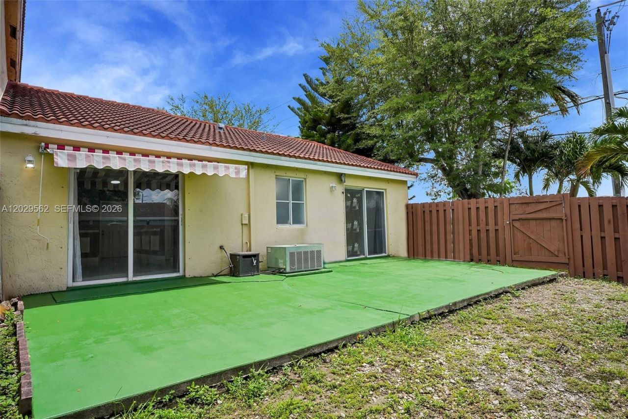 200 NW 114th Ave, Unit 22-101, Sweetwater, FL 33172 Photo