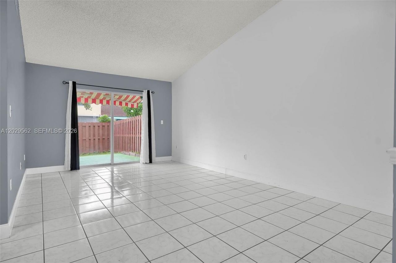 200 NW 114th Ave, Unit 22-101, Sweetwater, FL 33172 Photo
