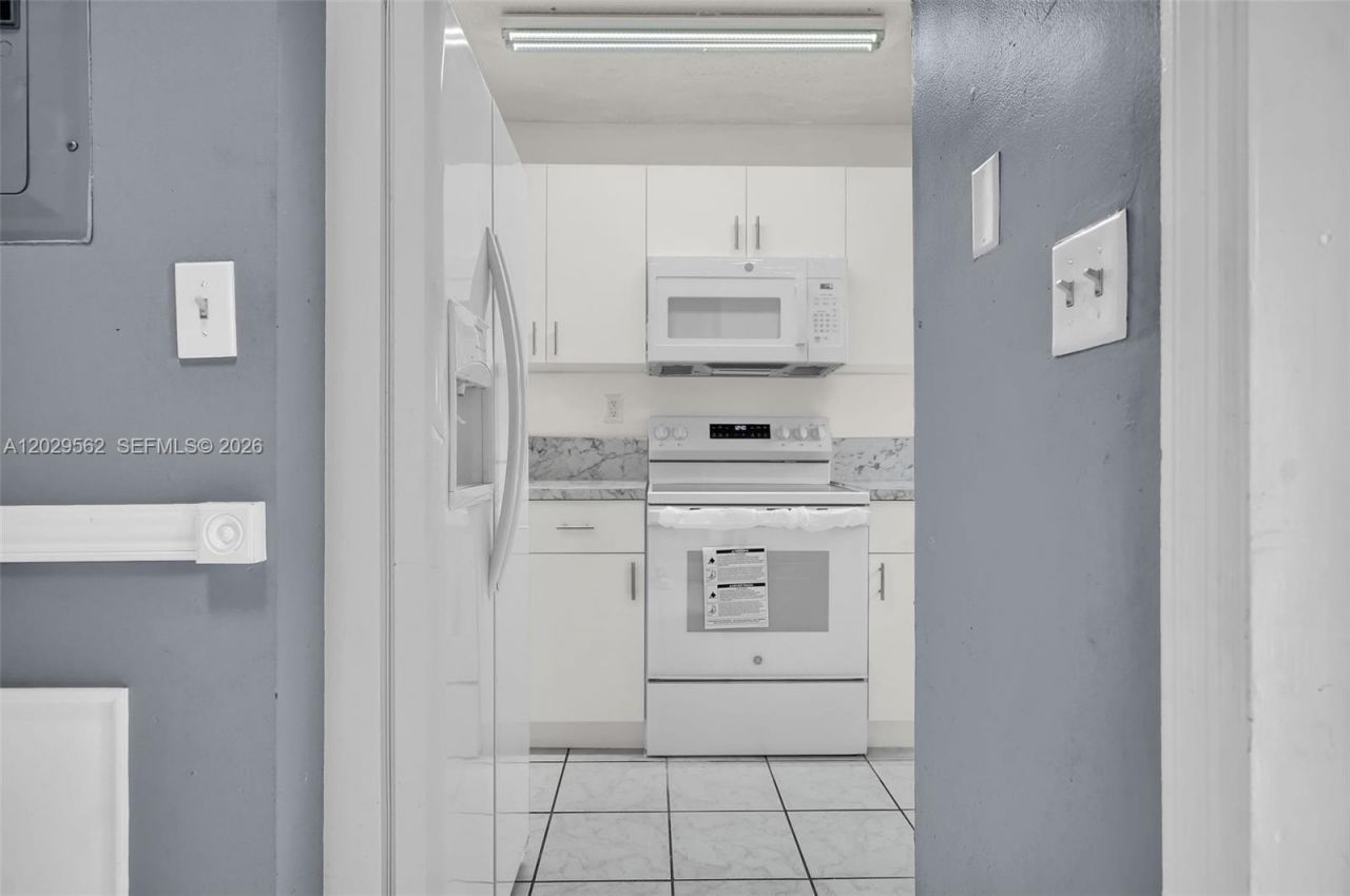 200 NW 114th Ave, Unit 22-101, Sweetwater, FL 33172 Photo