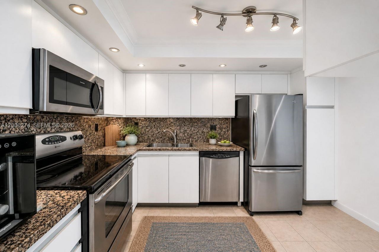1000 Quayside Ter , Unit TS-10, Miami, FL 33138 Photo