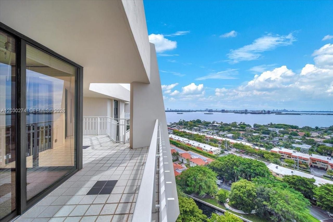 1000 Quayside Ter , Unit TS-10, Miami, FL 33138 Photo