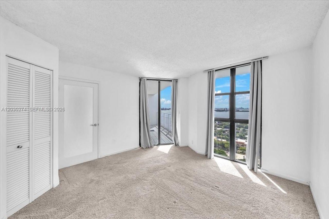 1000 Quayside Ter , Unit TS-10, Miami, FL 33138 Photo