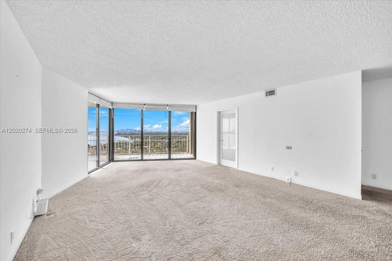 1000 Quayside Ter , Unit TS-10, Miami, FL 33138 Photo