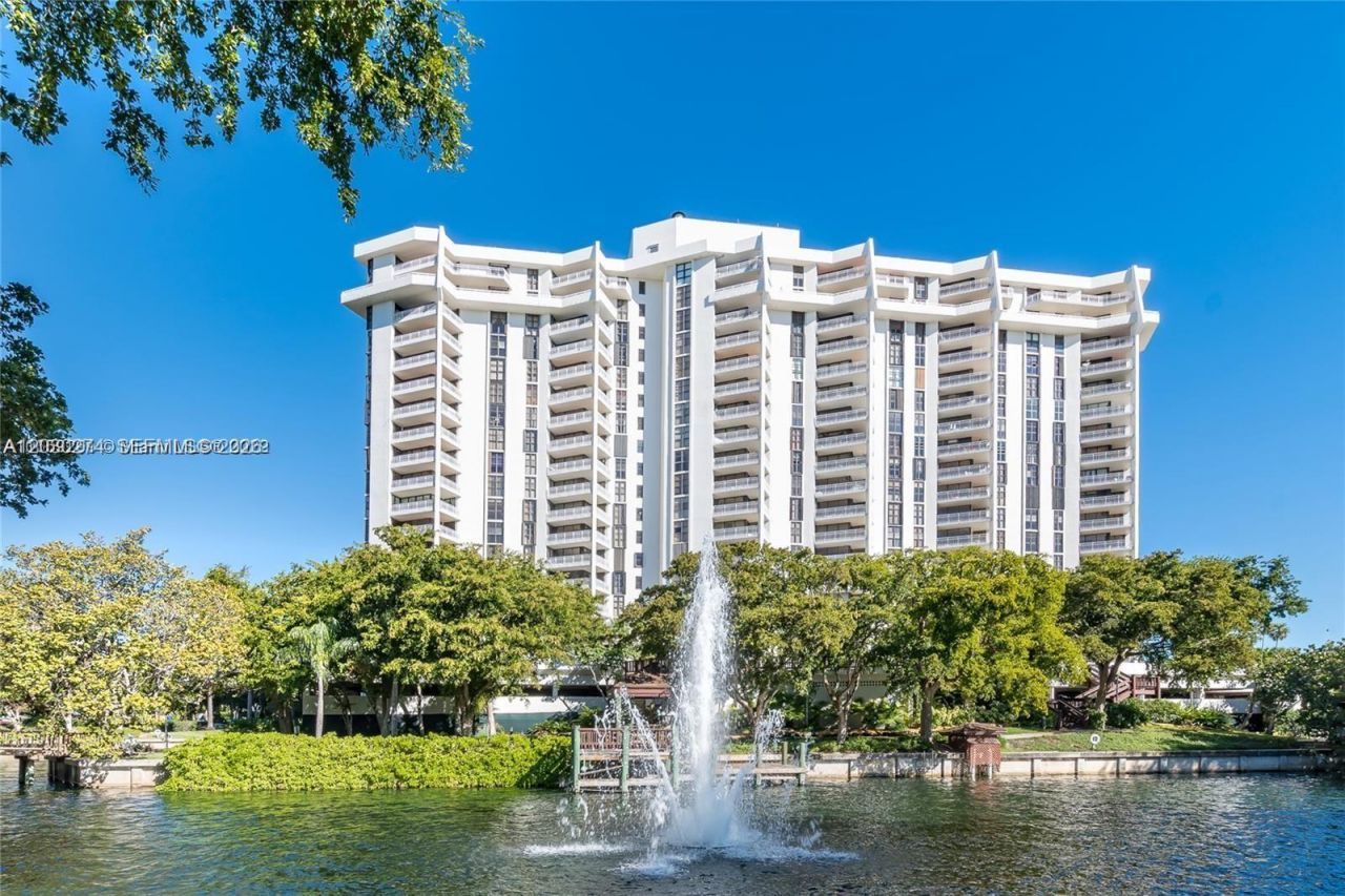 1000 Quayside Ter , Unit TS-10, Miami, FL 33138 Photo