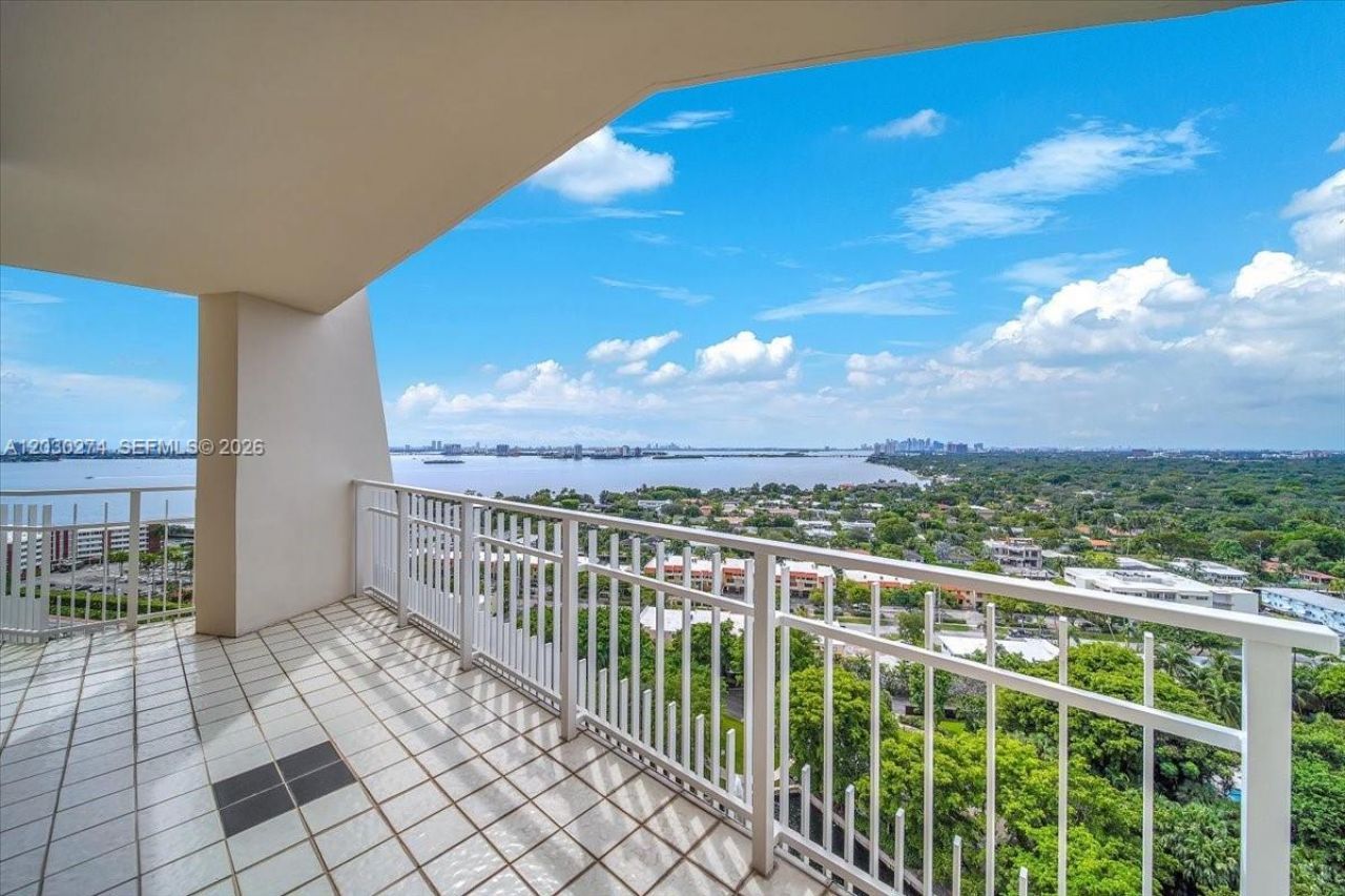 1000 Quayside Ter, Unit TS-10, Miami, FL 33138 Photo