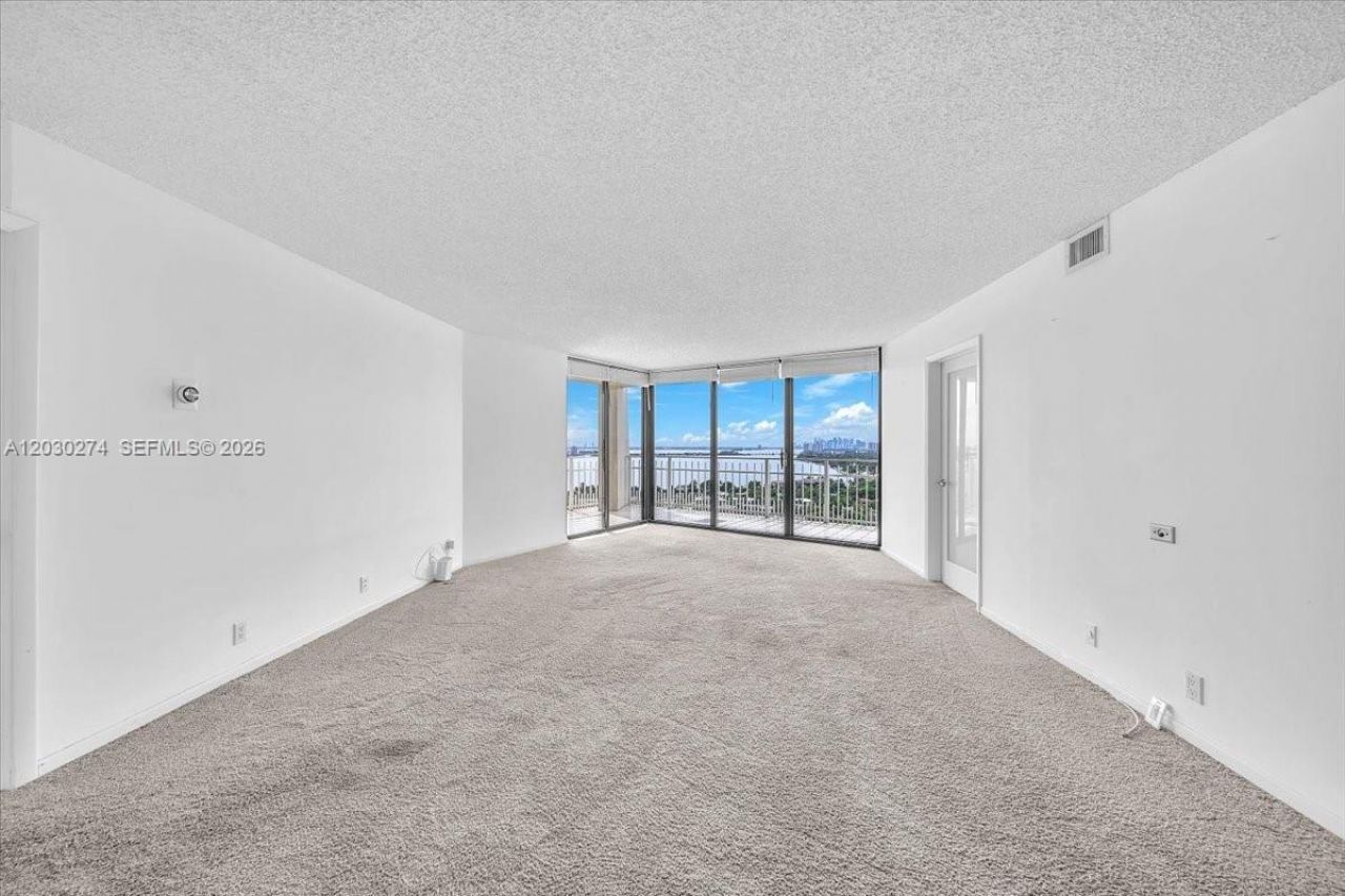 1000 Quayside Ter , Unit TS-10, Miami, FL 33138 Photo