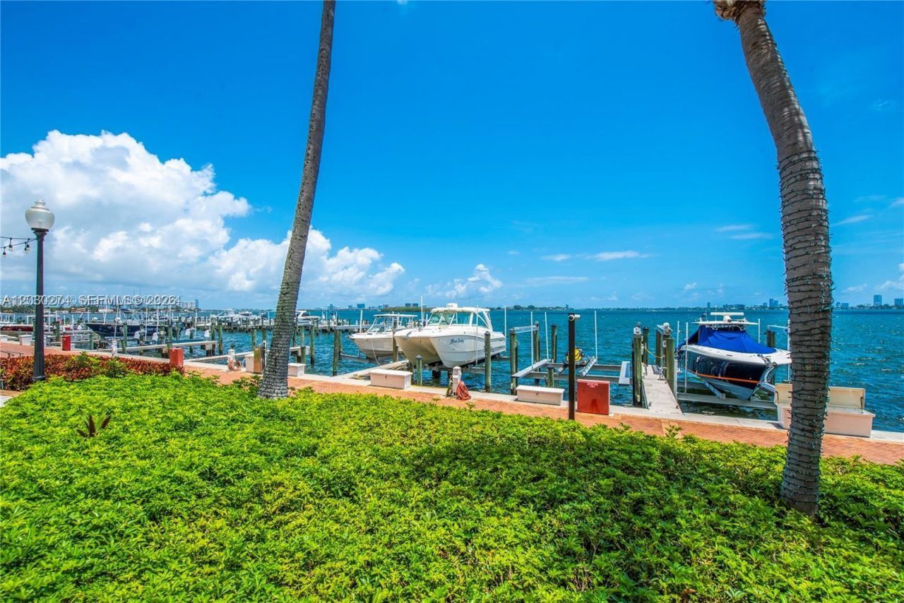 1000 Quayside Ter , Unit TS-10, Miami, FL 33138 Photo