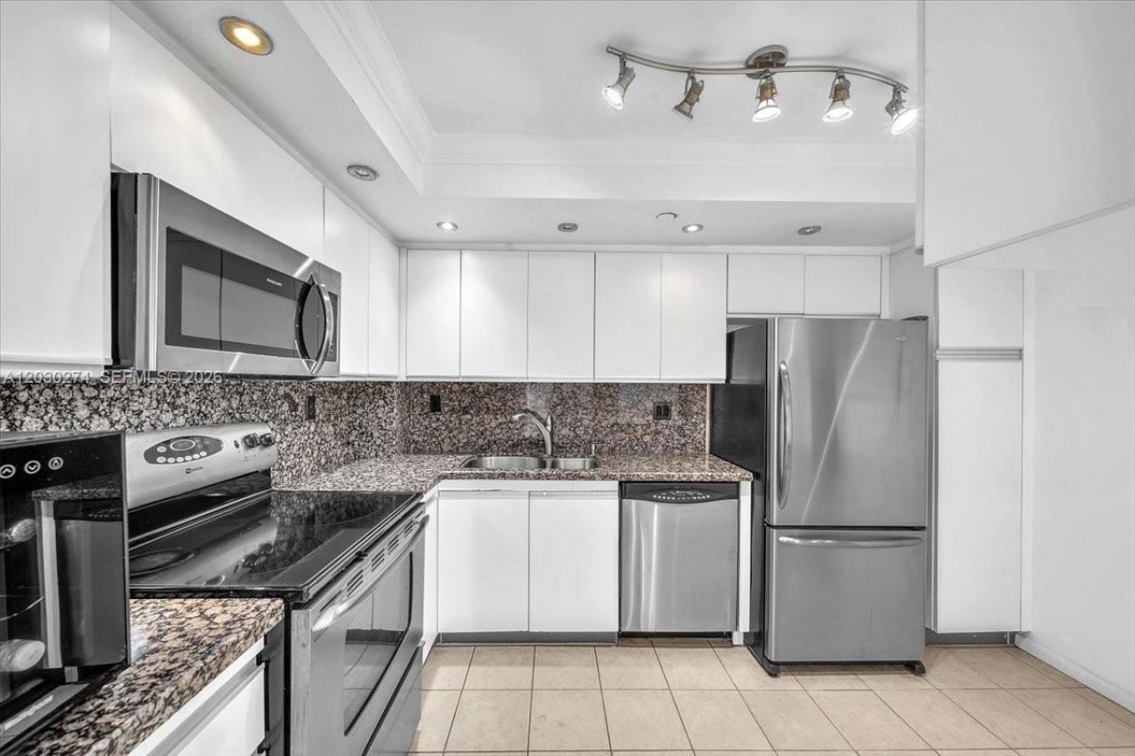 1000 Quayside Ter , Unit TS-10, Miami, FL 33138 Photo