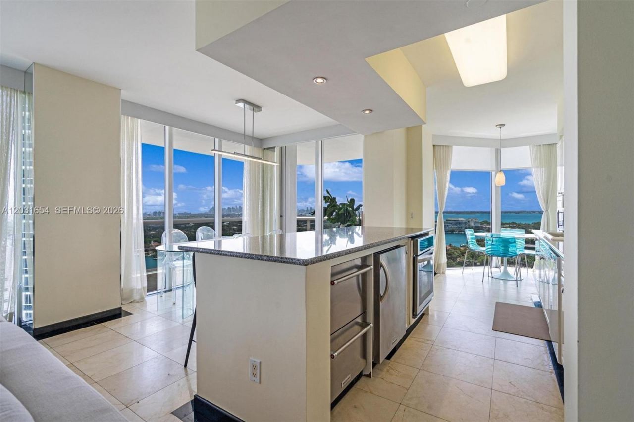 4779 Collins Ave , Unit 2305, Miami Beach, FL 33140 Photo