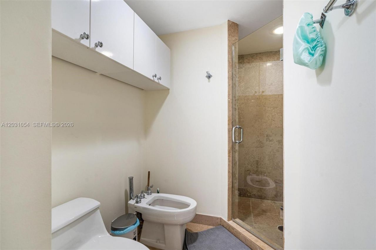 4779 Collins Ave , Unit 2305, Miami Beach, FL 33140 Photo