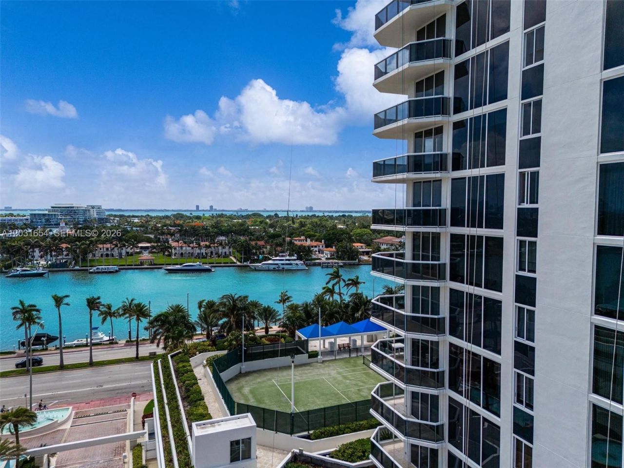 4779 Collins Ave , Unit 2305, Miami Beach, FL 33140 Photo