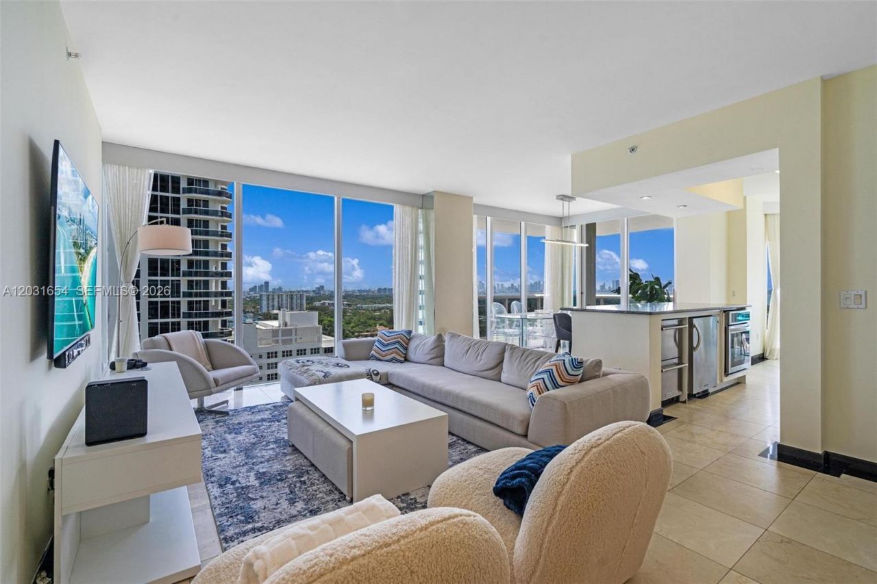 4779 Collins Ave , Unit 2305, Miami Beach, FL 33140 Photo